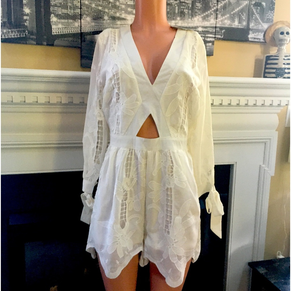 NWT White lace jumper.